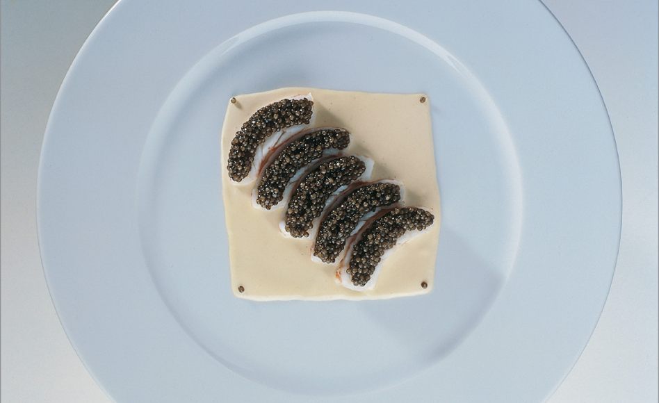 Langoustines refroidies, nage réduite, caviar osciètre par Alain Ducasse