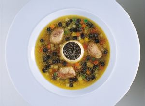 Soupe de légumes de provence aux truffes noires par Alain Ducasse