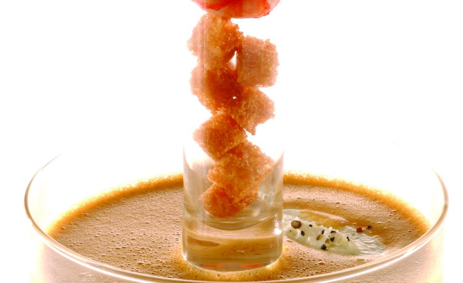 Bisque de homard légèrement crémée par Alain Ducasse