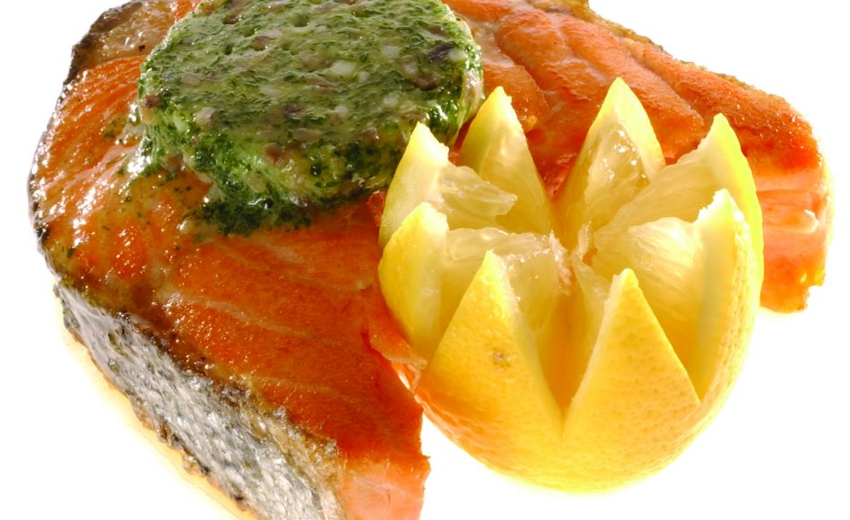 Darne de saumon grillée, beurre maître d’hôtel par Alain Ducasse