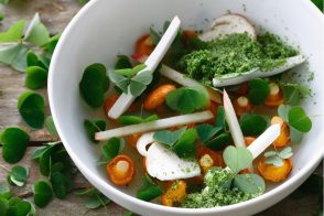 Girolles clous, gelée de mélisse par Emmanuel Renaut