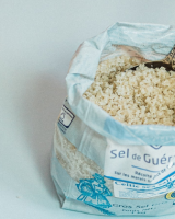 Fleur de sel, sel de mer, gomasio : quel sel choisir pour cuisiner ?