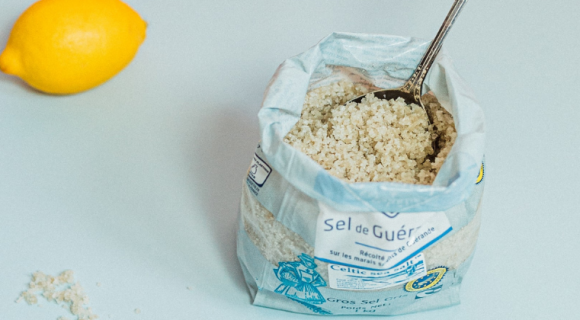 Fleur de sel, sel de mer, gomasio : quel sel choisir pour cuisiner ?