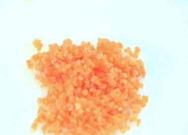 Tailler une carotte en salpicon