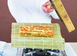 Omelette japonaise Tamagoyaki par l'Ecole de Cuisine Alain Ducasse