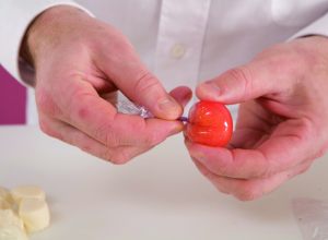 Bonbons de tomate par l'Ecole de cuisine Alain Ducasse