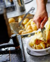5 (bons) restos où manger une raclette, une fondue ou une tartiflette à Paris