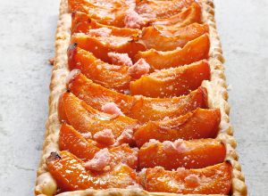 Recette de tarte aux abricots et rhubarbe par Alain Ducasse