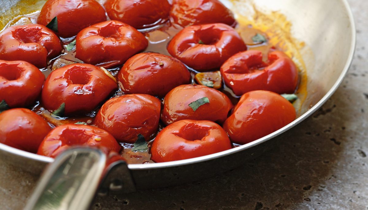 Recette de Tomates à la poêle par Alain Ducasse - Académie du Goût
