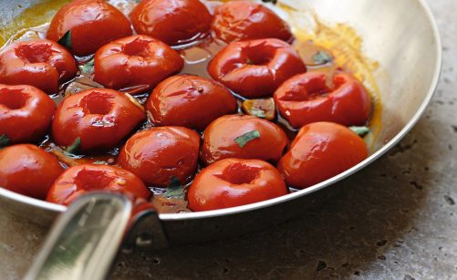 Recette de Tomates à la poêle par Alain Ducasse - Académie du Goût