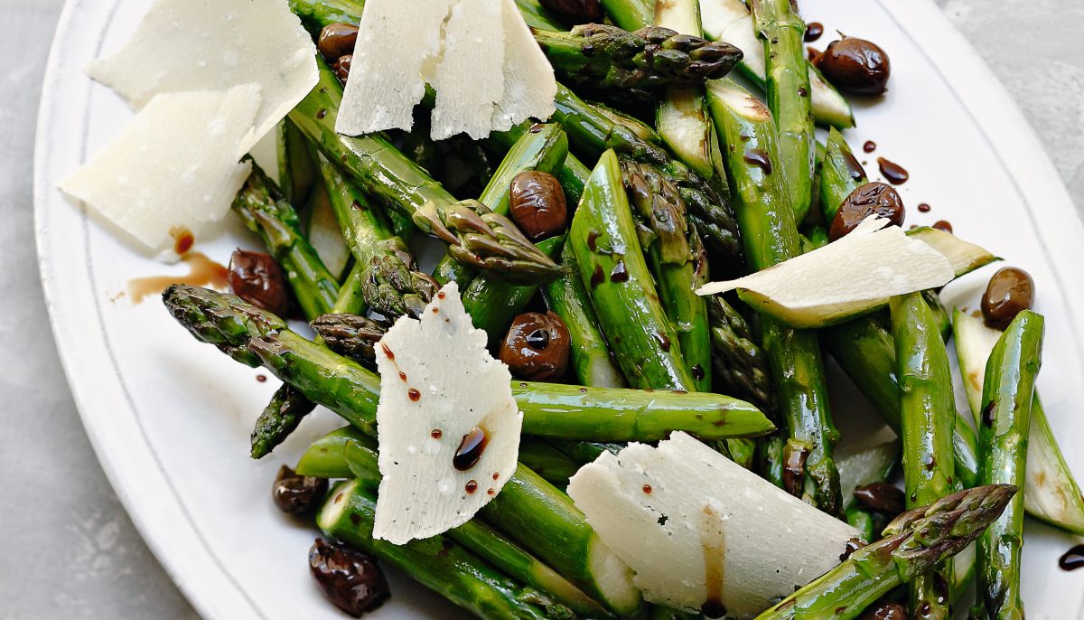 Recette D Asperges Vertes Roties Aux Olives Noires Par Alain Ducasse