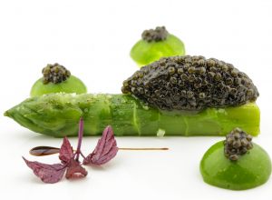 Recette d'asperge verte et caviar par le chef Arnaud Lallement