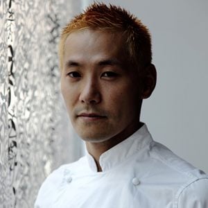 <b>Kei Kobayashi</b> - chef-kobayashi-kei