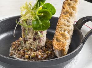 Rillettes de jarrets de cochon confit et foie gras