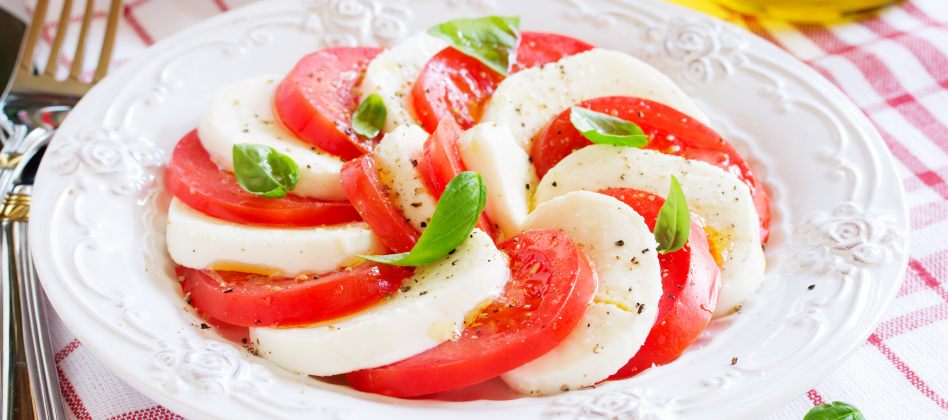 5 façons de réinventer la salade tomate-mozza