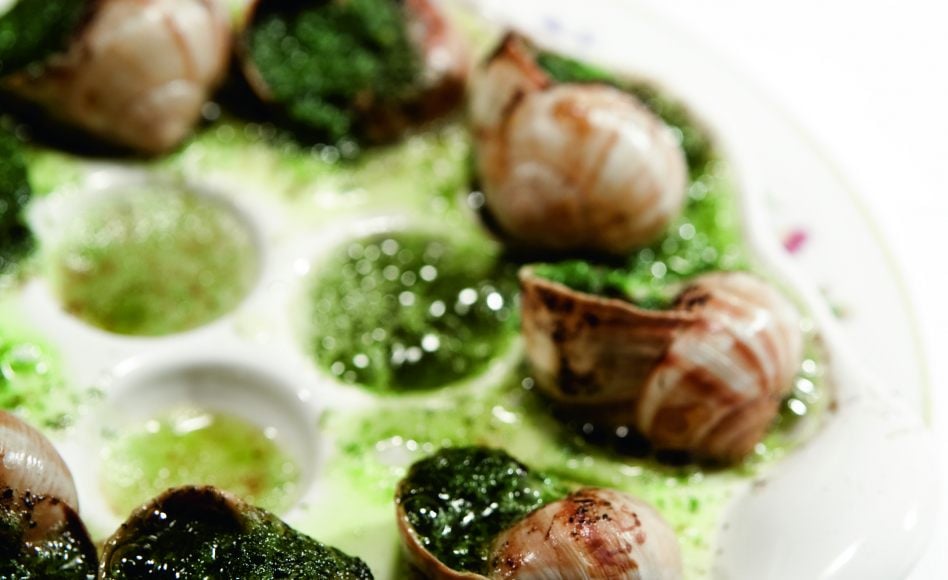 Neuf escargots en coquille, beurre d’ail, fines herbes par Alain Ducasse
