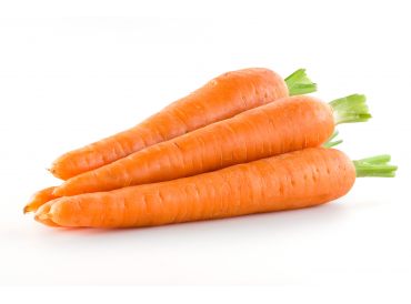 Tailler une carotte en paysanne