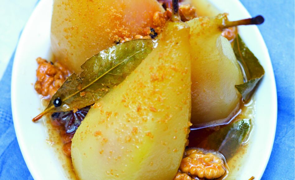 Poires pochées au laurier, miel et vinaigre de cidre par Julie Andrieu