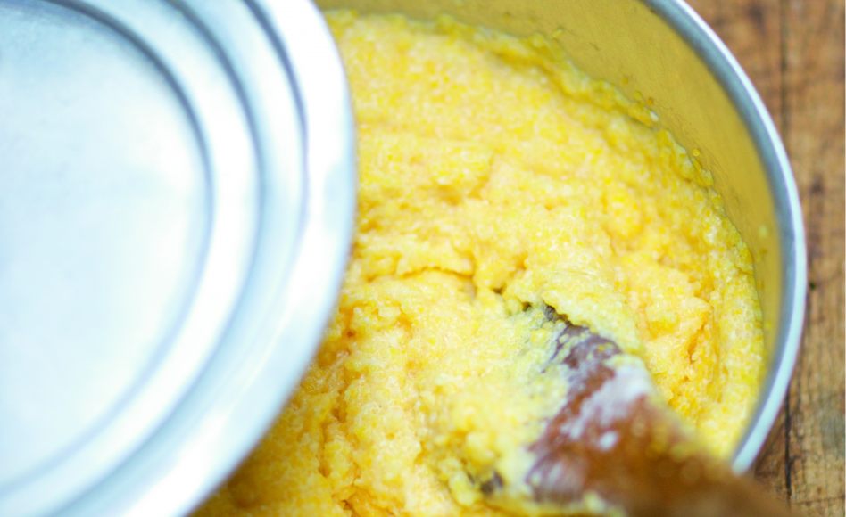 Recette de polenta au lait d'amande et au jambon doré par Julie Andrieu