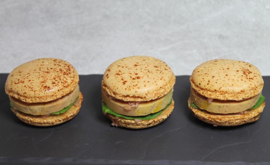 Macarons au foie gras, échalotes par Alain Ducasse