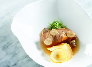 Foie gras de canard poché tout doux/crevette grise/navet