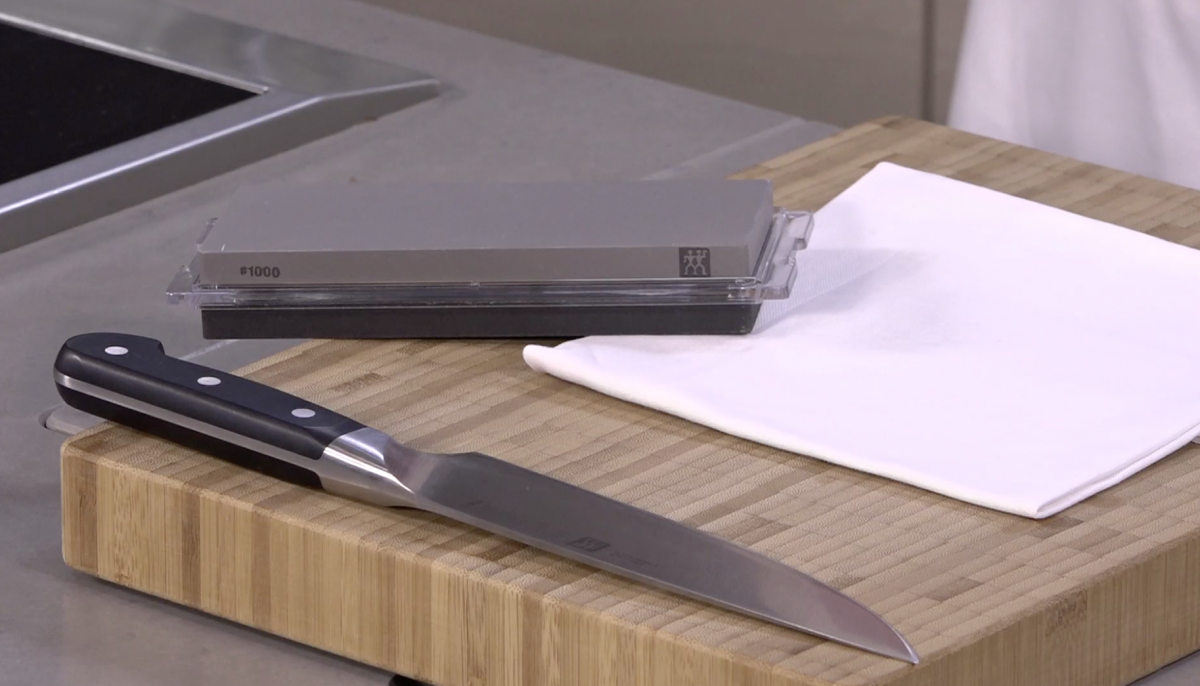 Technique pour aiguiser un couteau à la pierre