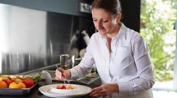 Dans la cuisine d'essai d'Anne-Sophie Pic à Valence