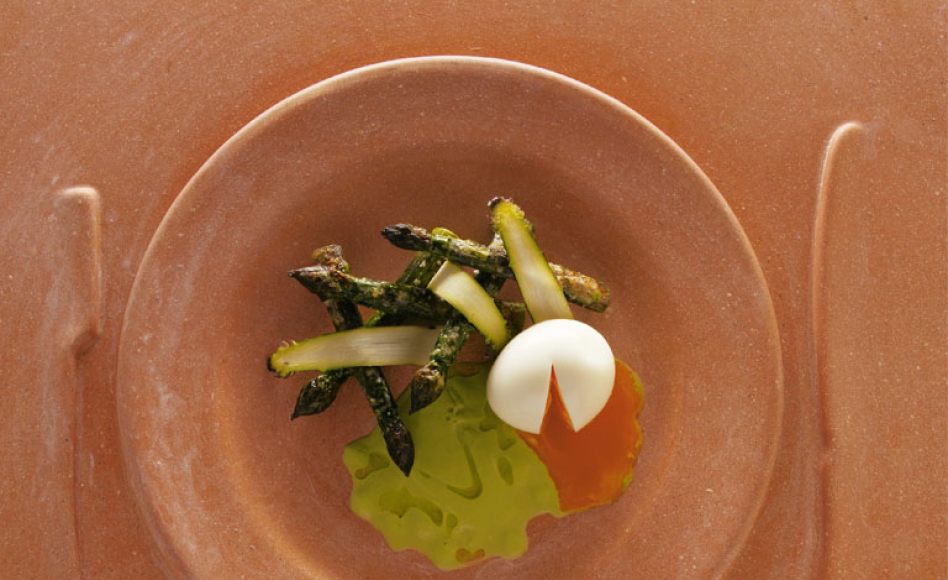 Recette d'asperges gratinées, œuf mollet par Alain Ducasse