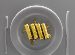Cannelloni de mesclun et de bourrache, artichauts sautés