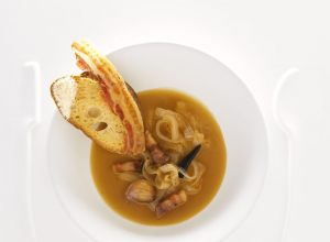 Soupe d’oignons à la calabraise par Alain Ducasse