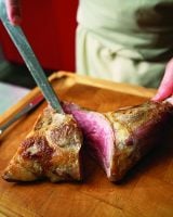 Pâques : d’où vient la tradition de manger de l’agneau ?