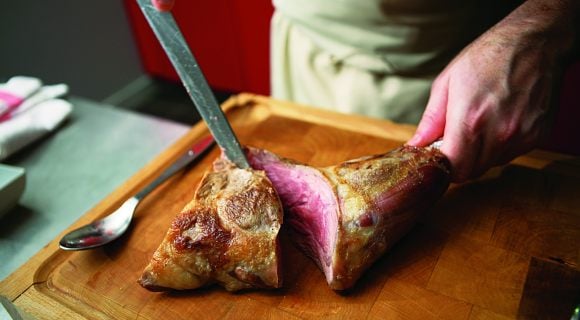 Pâques : d’où vient la tradition de manger de l’agneau ?