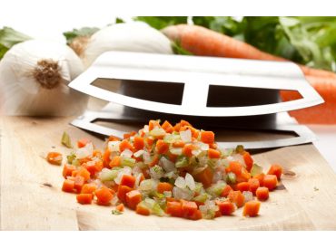 Mirepoix : taillage de légumes mirepoix en cuisine