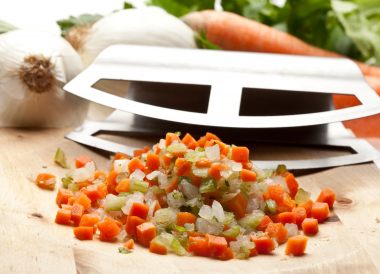 Mirepoix : taillage de légumes mirepoix en cuisine