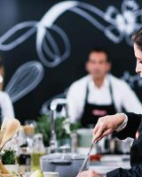 Ateliers découverte produits et cours de cuisine pour chefs en devenir au programme des Miele Experience Centers