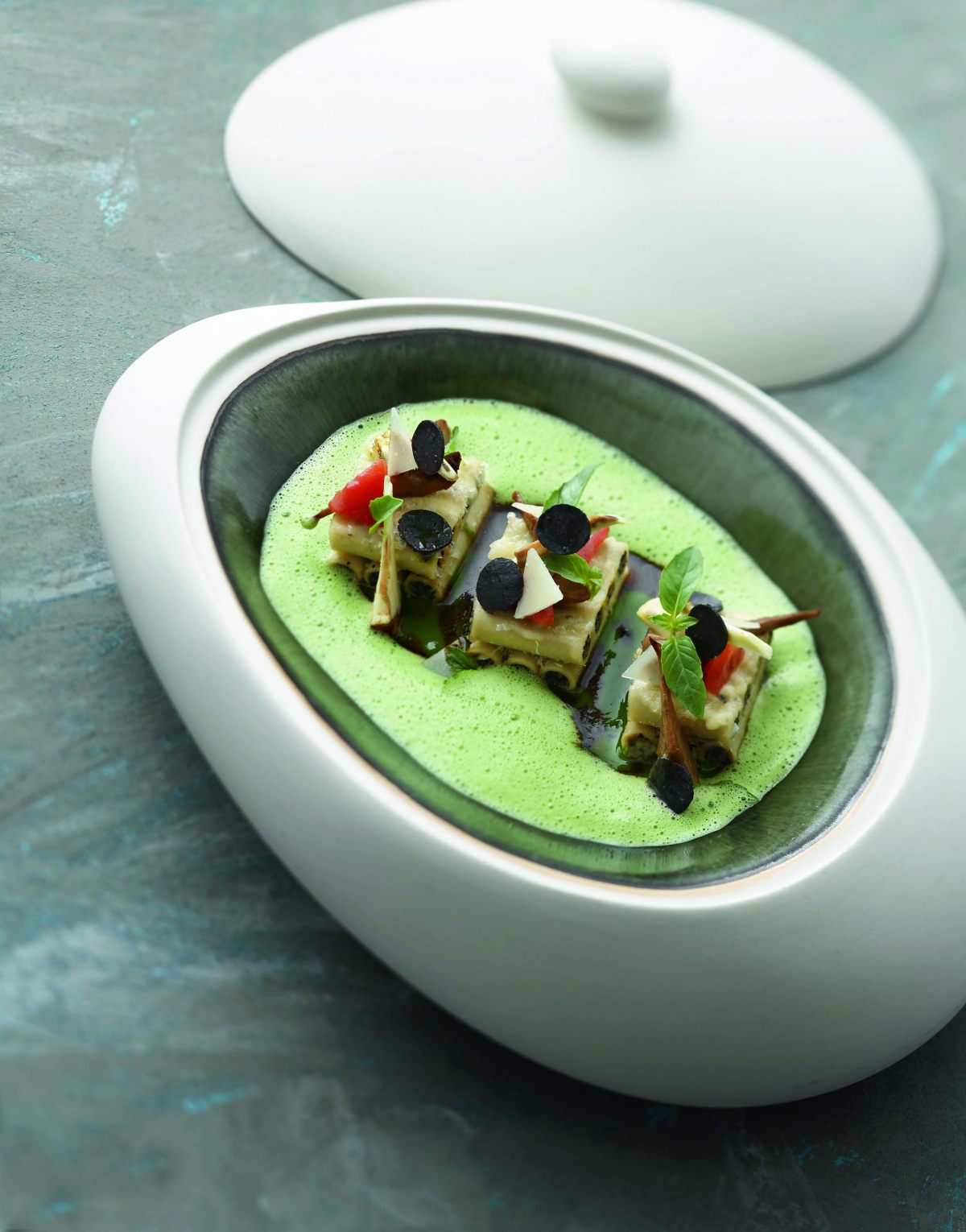 Zitone Recette de La pâte zitone fourée de truffe noire par Arnaud Donckele ...