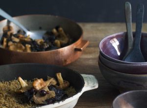 Recette de quinoa croustillant, champignons & cassis par Romain Meder