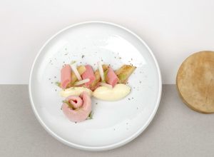 Recette de rhubarbe nature et glacée, crème onctueuse aux graines de fenouil par Jessica Préalpato