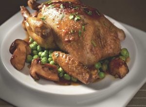 Pigeon r&ocirc;ti aux c&egrave;pes&nbsp;&ndash;