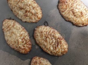 Recette de galettes de pommes de terre et oignons nouveaux par Alain Ducasse