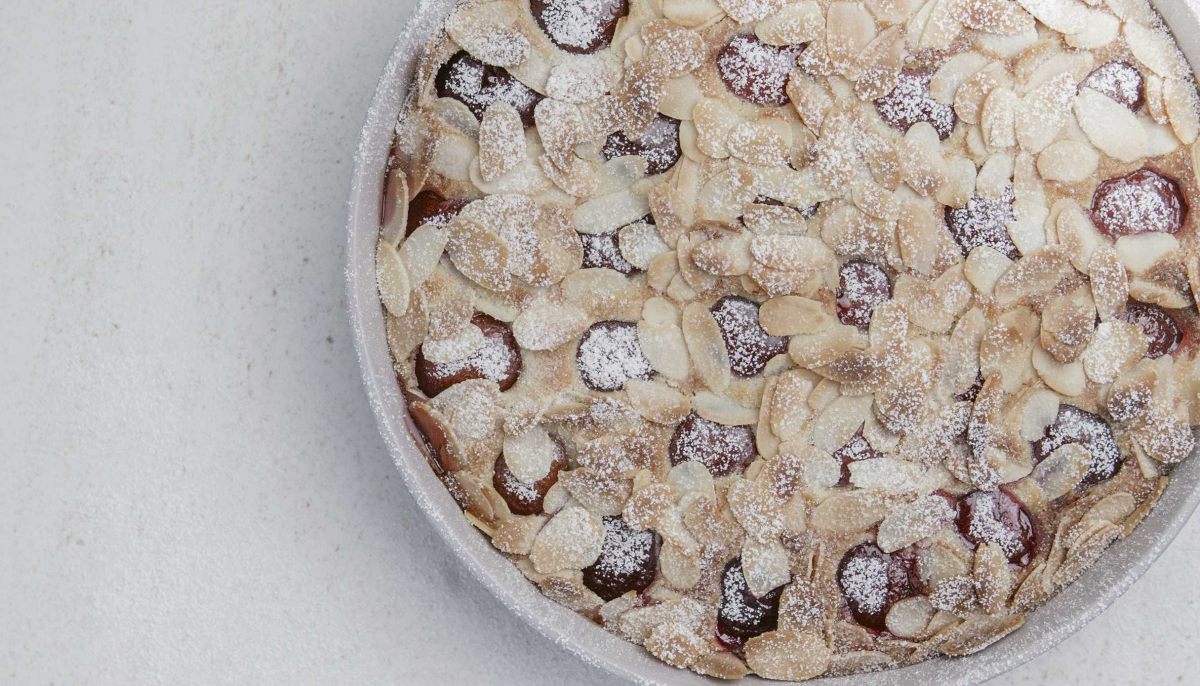Recette De Clafoutis Cerise Amande Par Alain Ducasse