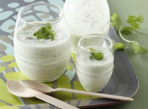Recette de soupe concombre, yaourt et coriandre par l'Académie du goût