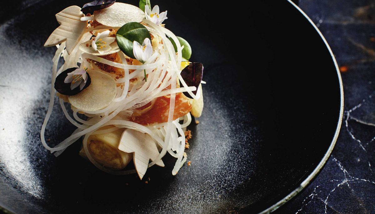 Recette De Spaghetti De Papaye Verte Carbonara Truffe Noire Et Jambon Iberique Par Marcel Ravin