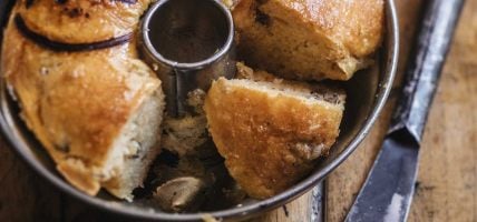 Kougelhopf au magret fumé, beurre de fruits confits à la moutarde