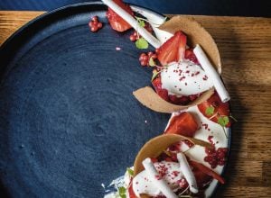 Recette de fraises marinées au vinaigre balsamique, crémeux de mascarpone par Julien Duboué