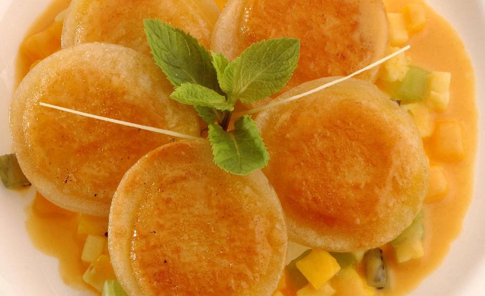 Raviole d’agrumes jus de citronnelle et jus de fruit de la passion frais