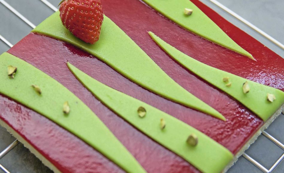 Recette de cake dans l’esprit d’un fraisier par Christophe Michalak
