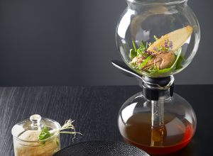 Foie gras poché "ko hîmêka", bouillon corsé au Sichuan