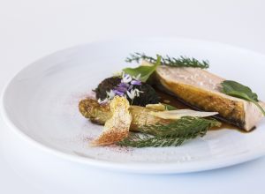 Pintade, ail des ours, asperge blanche
