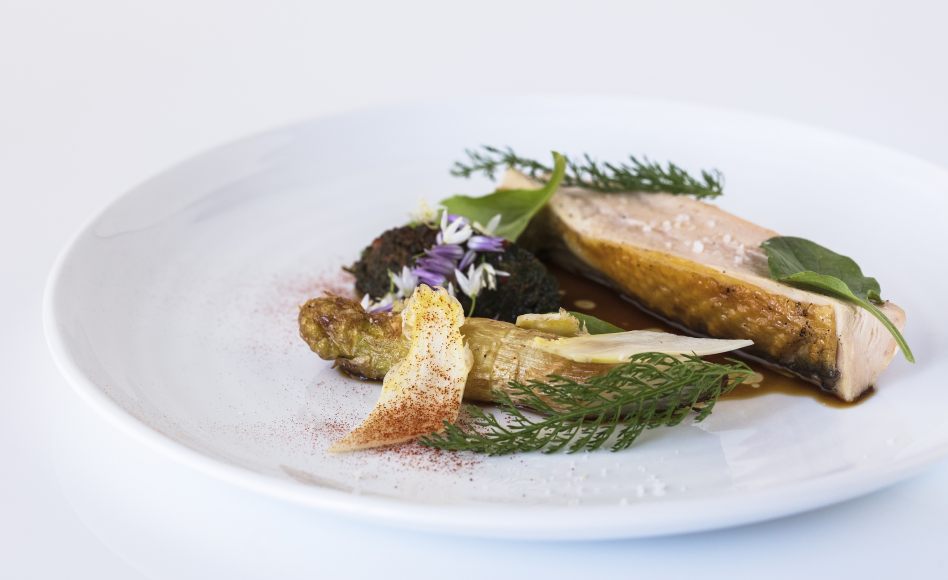 Pintade, ail des ours, asperge blanche
